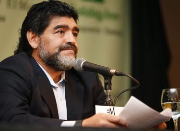 Maradona anunció que trabajará para la FIFA