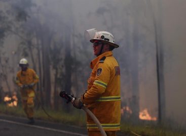 Al menos 30 viviendas fueron arrasadas por los incendios en Australia