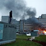 Doce detenidos tras nueva noche  de disturbios en la periferia de París