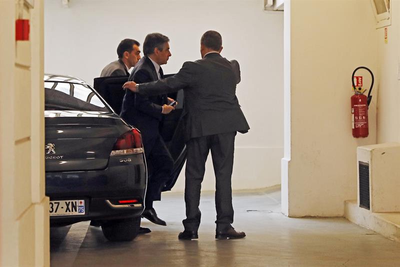 La justicia francesa investiga al portavoz de Fillon por fraude fiscal