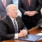 Trump atribuyó récords en Wall Street a la «confianza» en su mandato