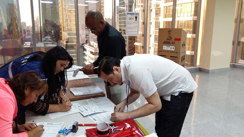 Embajada de Ecuador en Panamá espera a 500 electores este domingo