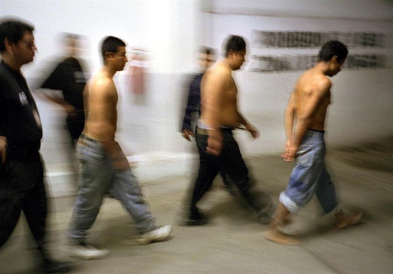 EE.UU. evalúa expulsar a México a indocumentados mientras tramitan su asilo