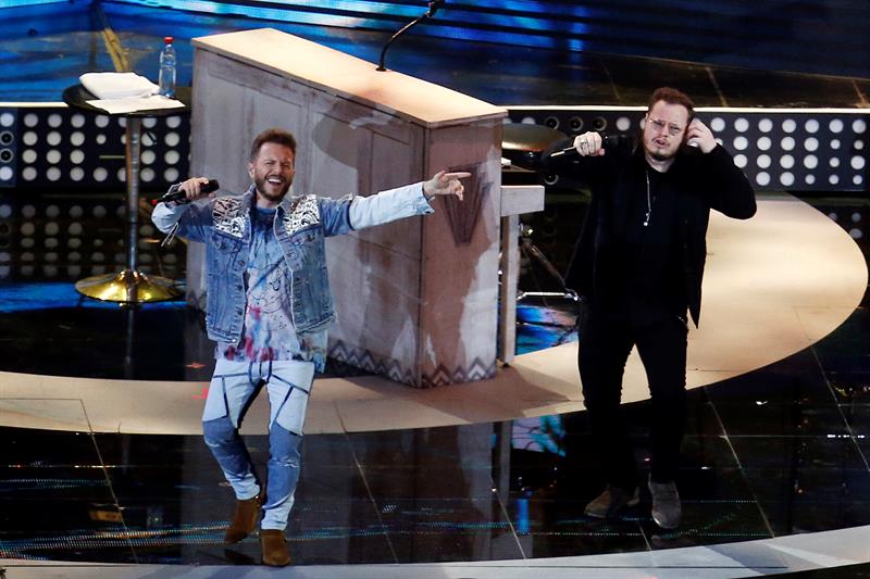 El espíritu romántico de la «última vez» de Sin Bandera inundó Viña del Mar