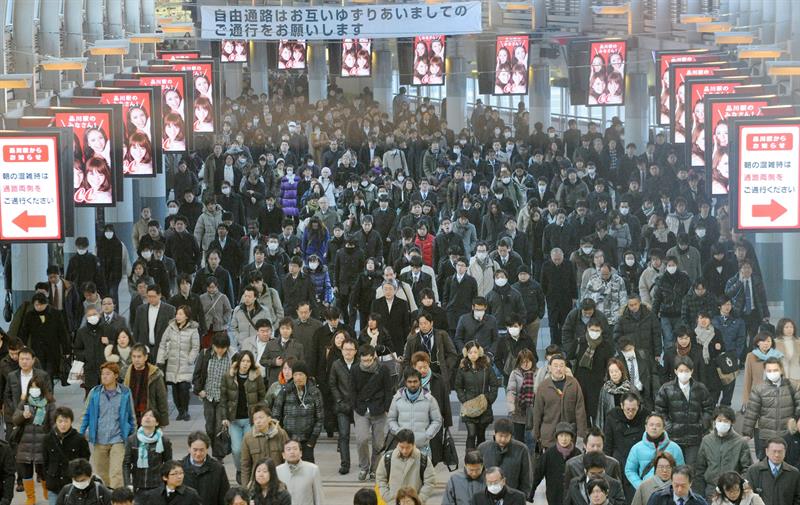 Japón estrenó «súper viernes» para frenar la cultura del exceso de trabajo