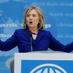 Clinton pidió a los demócratas unión y capitalizar el descontento con Trump