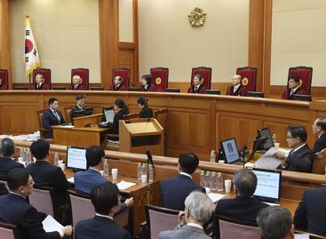 Constitucional surcoreano celebró última audiencia sobre la destitución de Park