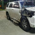 Un auto chocó y fue a parar al medio de una cancha en Cinta Costera 3