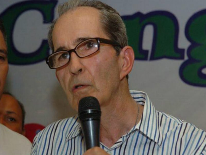 Día de reflexión nacional y funeral de Estado para Arias Calderón