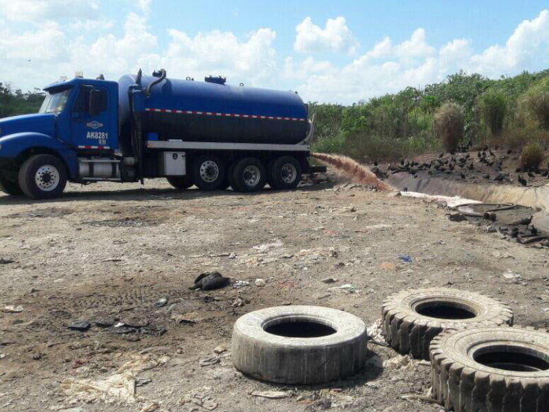 Empresa vierte aguas servidas de baños portátiles al río Mocambo y Cárdenas (Video)