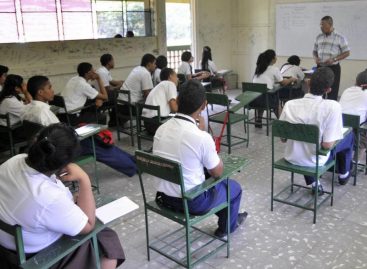 Meduca alerta que habrá ajustes en matrículas de colegios privados
