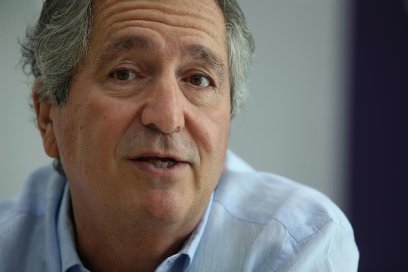 Dueño de Chivas lanzó segunda ofensiva para comprar al Universitario