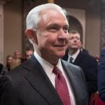 Fiscal general de Trump se reunió con embajador ruso durante la campaña