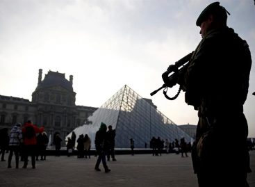 Bélgica entregó a Francia a 3 supuestos cómplices de un presunto terrorista