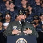 Trump anuncia el «gran resurgir» militar de EE.UU. en un portaaviones nuclear