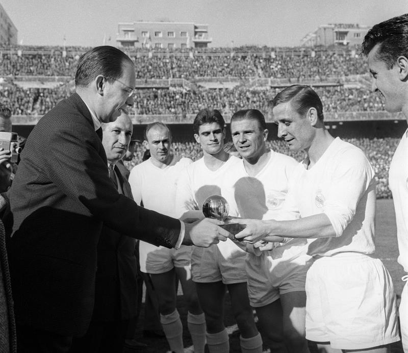 Murió Kopa, leyenda del fútbol francés y del Real Madrid