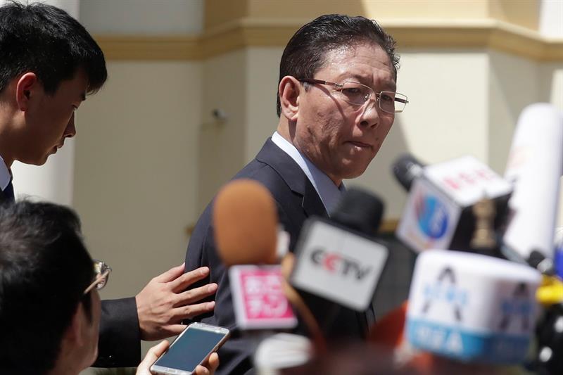 Malasia espera salida del embajador norcoreano tras ordenar su expulsión