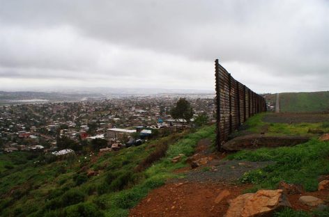 EE.UU. dijo que su licitación del muro con México generó mucho interés