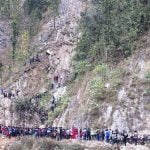 26 muertos y 36 heridos al caer un autobús por un precipicio en Nepal