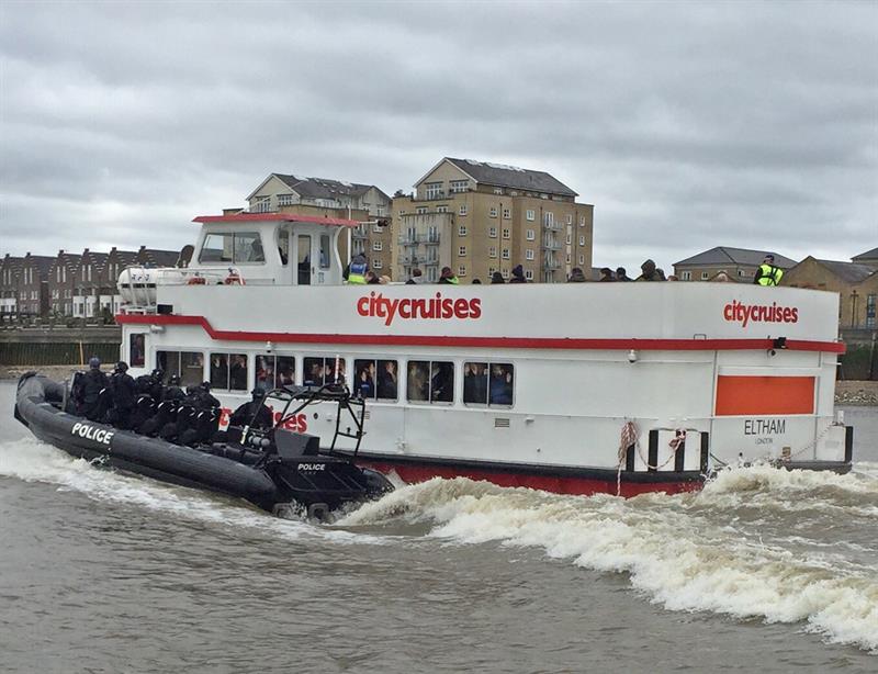 Policía de Londres ensayó una operación antiterrorista en el Támesis