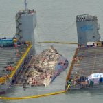 Comenzaron a remolcar ferri surcoreano cuyo naufragio dejó 300 muertos en 2014