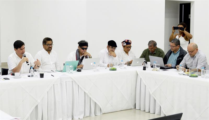 Gobierno colombiano y FARC se comprometen a agilizar implementación de la paz