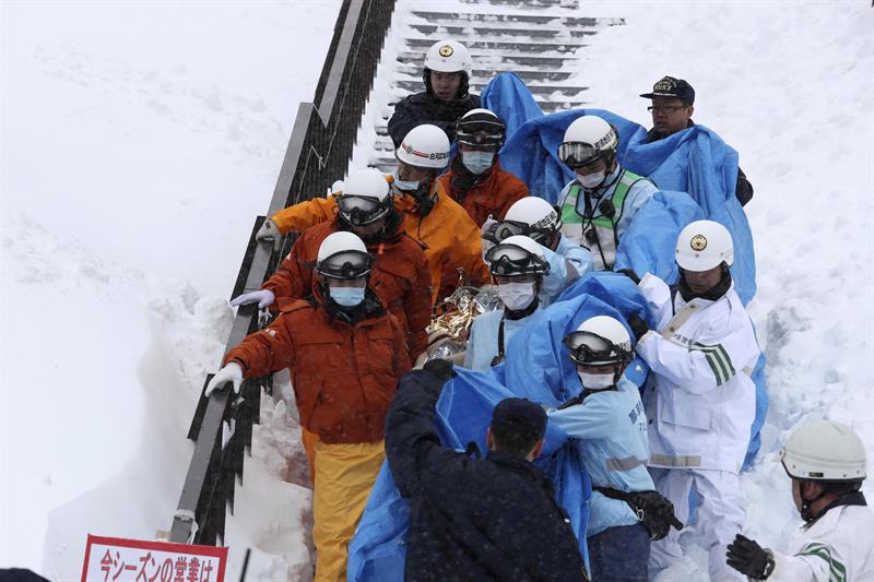 8 adolescentes fallecieron por una avalancha de nieve en Japón