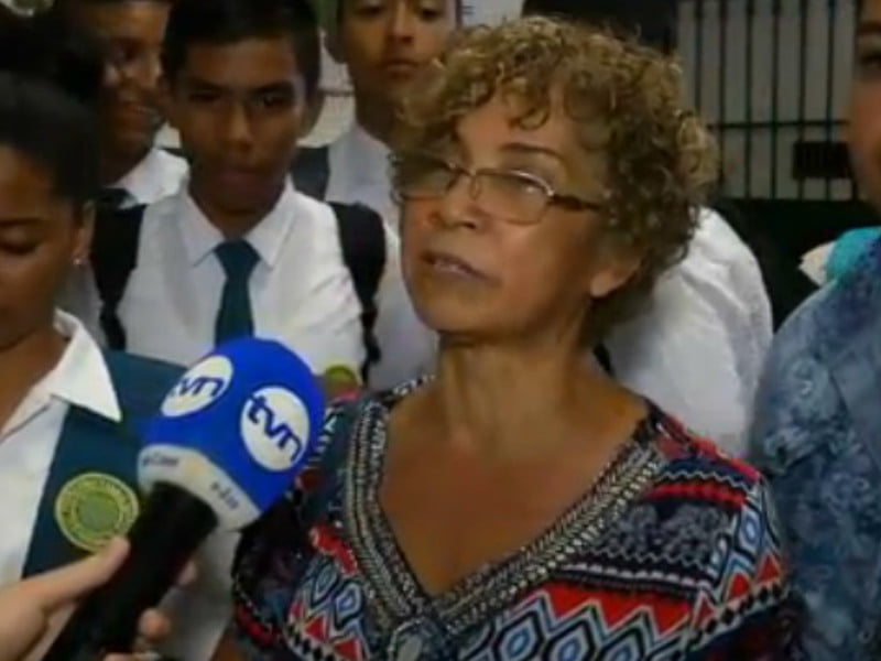 Descartan sancionar a docente tras polémica clase sobre embarazo precoz