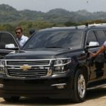 Autos de lujo y celulares: Los «beneficios» del Consejo de Seguridad Presidencial