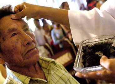 Arzobispo de Panamá recomienda dejar de usar WhatsApp durante la Cuaresma