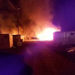 Incendio en campo de inmigrantes de Francia dejó al menos 10 heridos