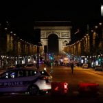 Un policía murió y otros dos resultaron heridos tras tiroteo en Campos Elíseos