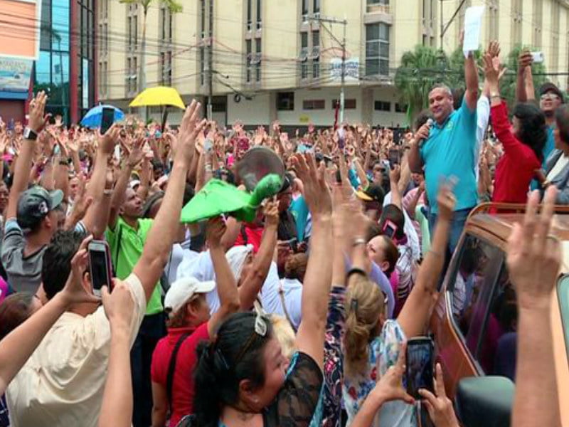 Docentes convocan a masiva marcha el próximo 19 de mayo