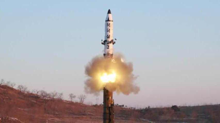 Corea del Norte más cerca de alcanzar EEUU con misil tras su último lanzamiento