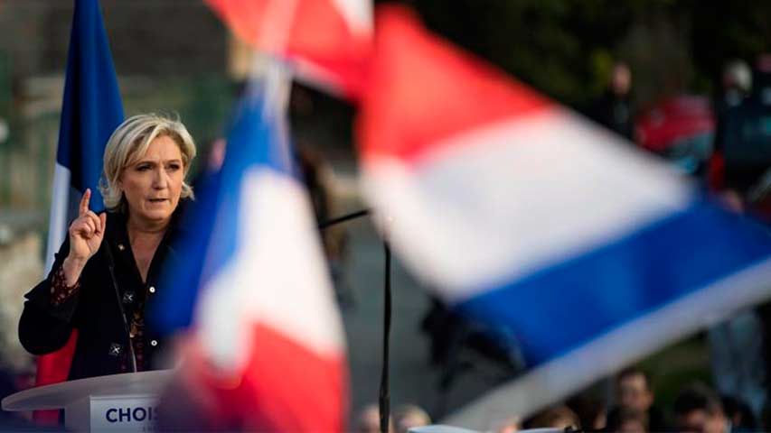 Le Pen abucheada en Reims en el último día de la campaña