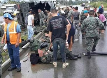 Cuatro soldados murieron y 22 quedaron heridos en Ecuador tras accidente