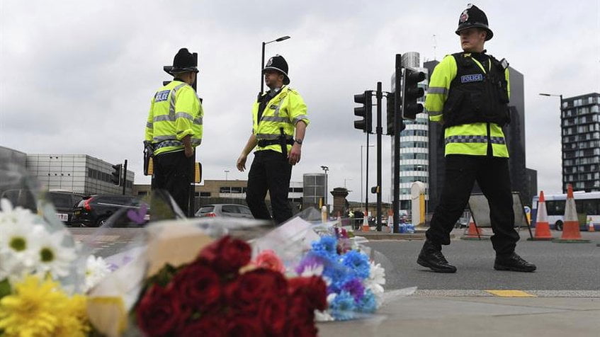 Manchester regresó a su rutina entre fuertes medidas de seguridad