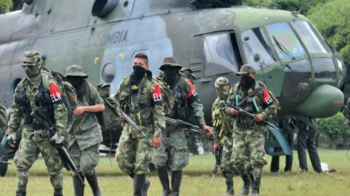 ELN liberó a dos personas que mantenía secuestradas en el oeste de Colombia