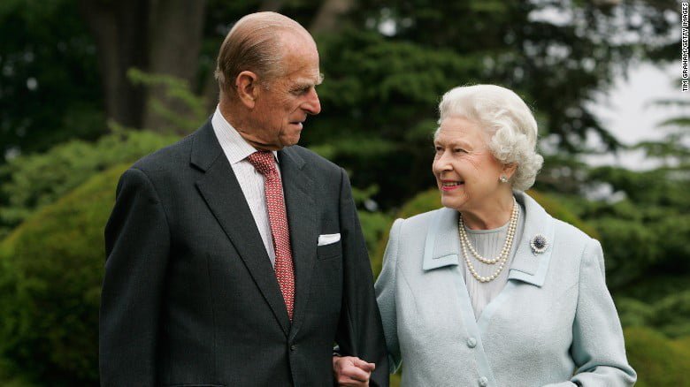 El príncipe Felipe, esposo de la reina Isabel, se retira de la vida pública