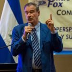 Expresidente mexicano Vicente Fox tildó de “dictador” a Maduro