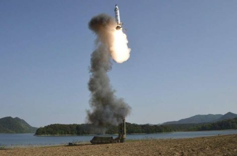 Corea del Norte lanzó nuevo misil que cayó en el Mar de Japón