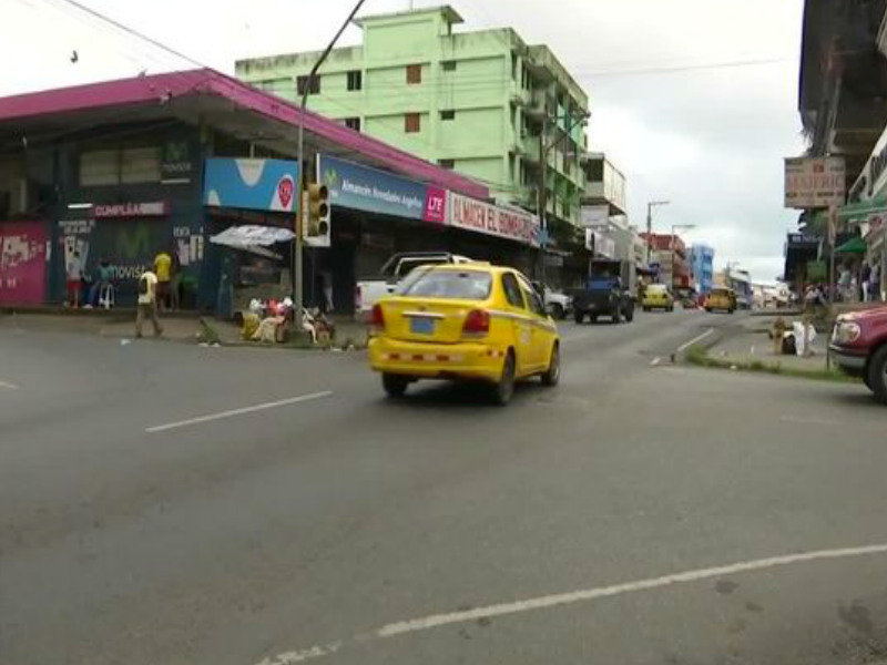 Chorreranos hartos de la delincuencia ataron a un hombre sorprendido robando