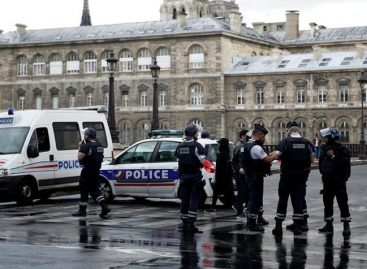 Agresor de Notre Dame fue encarcelado e imputado por terrorismo