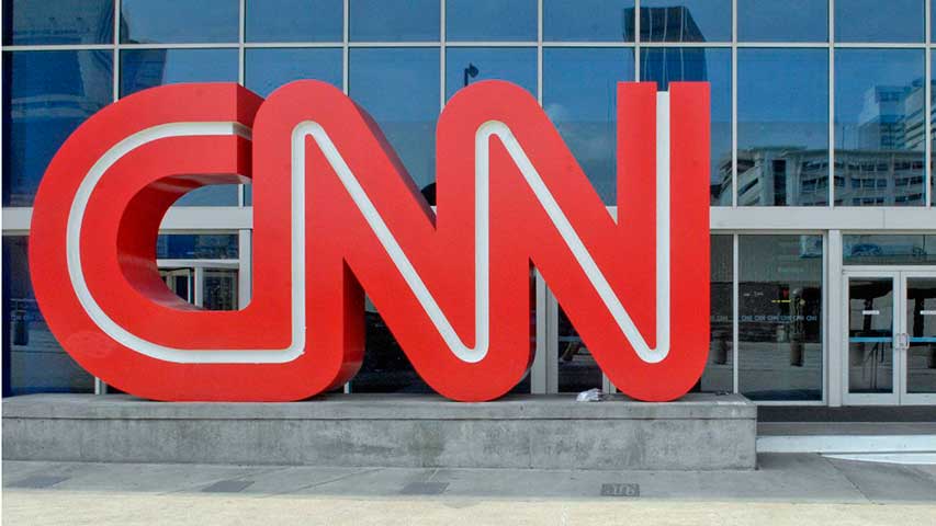 Tres periodistas de CNN renunciaron tras retractarse de una historia sobre Rusia