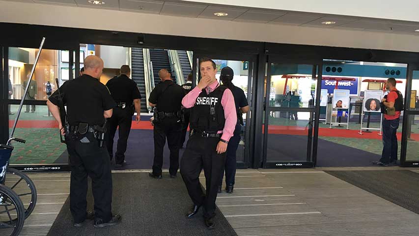 FBI investiga ataque en aeropuerto de Michigan como acto de terrorismo