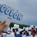 En Colón marcharon por la paz vestidos de blanco