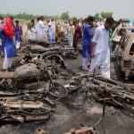 Explosión de un camión cisterna en Pakistán causó 174 muertos