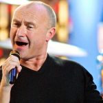 Phil Collins fue hospitalizado luego de sufrír una caída