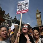 Dimitió consejero delegado del ayuntamiento tras incendio en edificio de Londres