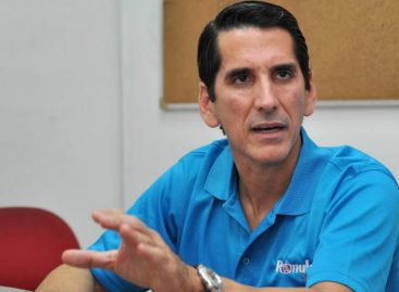 Roux afirma que la crisis económica en Panamá compromete el nuevo año escolar